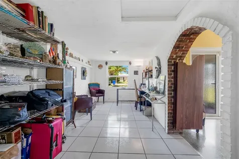 2048 NE 180th Street North Miami Beach FL 33162