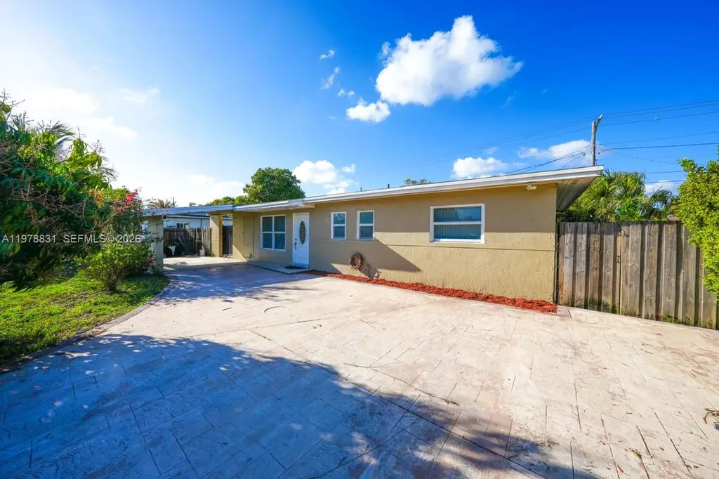 5511 NW 180th Terrace Miami Gardens FL 33055