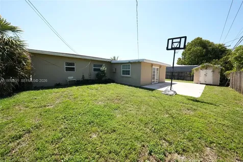 5511 NW 180th Terrace Miami Gardens FL 33055