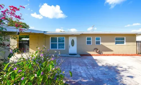 5511 NW 180th Terrace Miami Gardens FL 33055