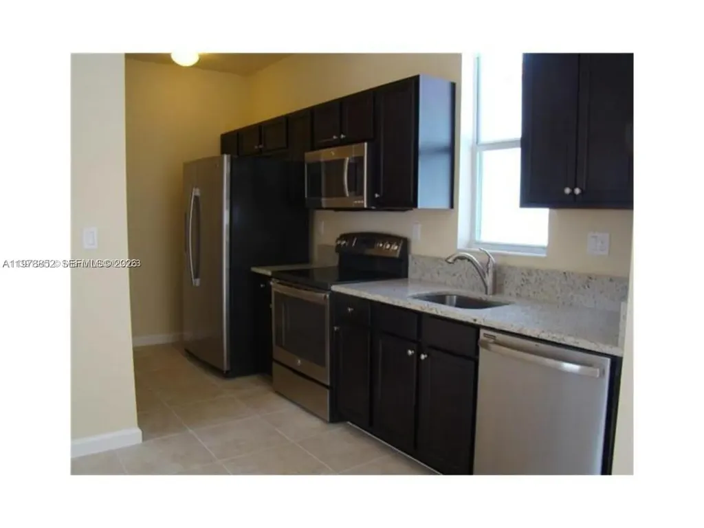 17120 SW 95 Th Terrace Miami FL 33196
