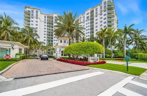 20000 E Country Club Drive Aventura FL 33180