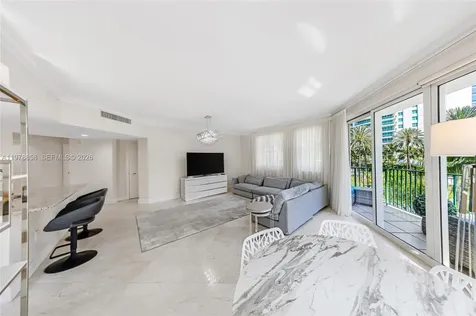 20000 E Country Club Drive Aventura FL 33180