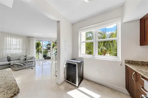 20000 E Country Club Drive Aventura FL 33180