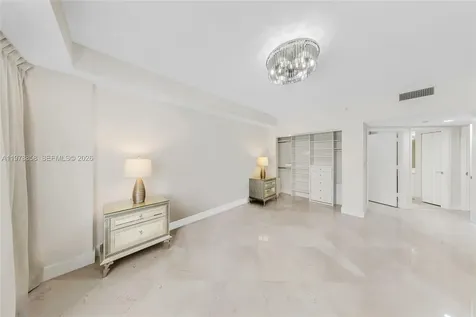 20000 E Country Club Drive Aventura FL 33180