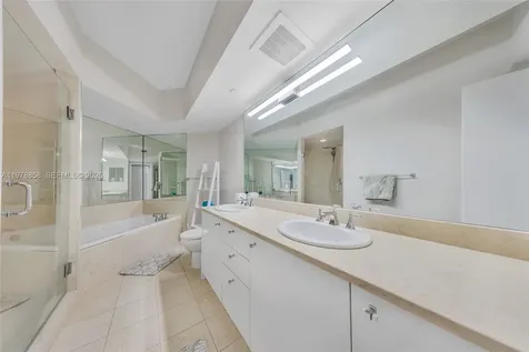 20000 E Country Club Drive Aventura FL 33180
