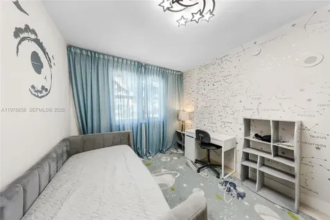 20000 E Country Club Drive Aventura FL 33180