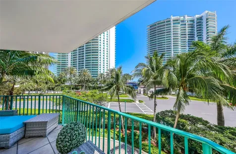 20000 E Country Club Drive Aventura FL 33180