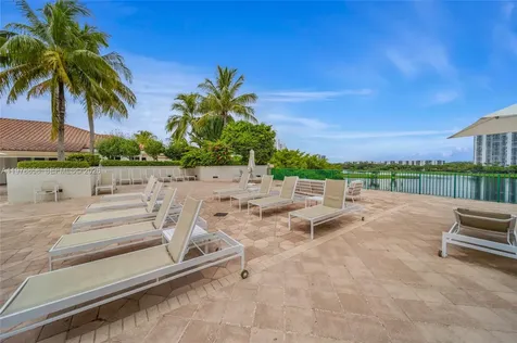 20000 E Country Club Drive Aventura FL 33180