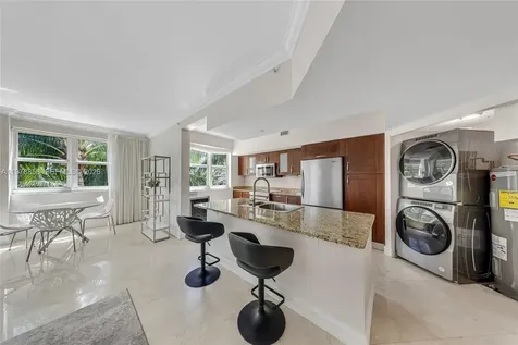 20000 E Country Club Drive Aventura FL 33180