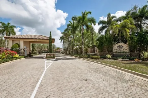12922 Grand Oaks Drive Davie FL 33330