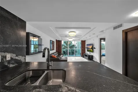 31 SE 5th Street Miami FL 33131