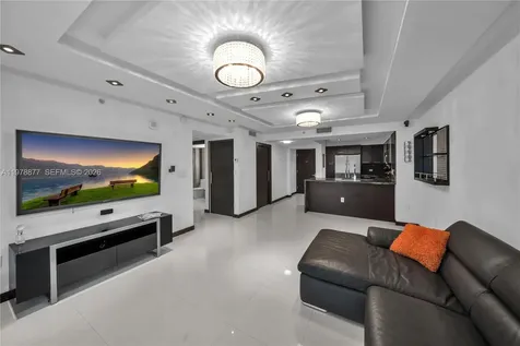 31 SE 5th Street Miami FL 33131