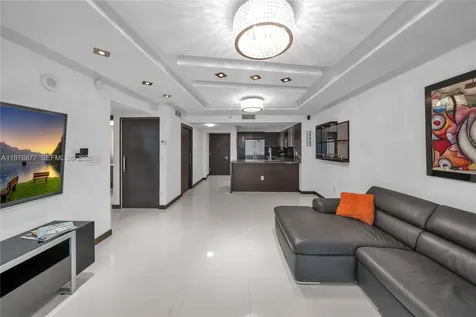 31 SE 5th Street Miami FL 33131