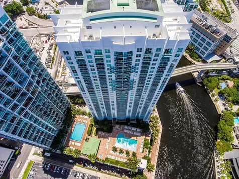 31 SE 5th Street Miami FL 33131
