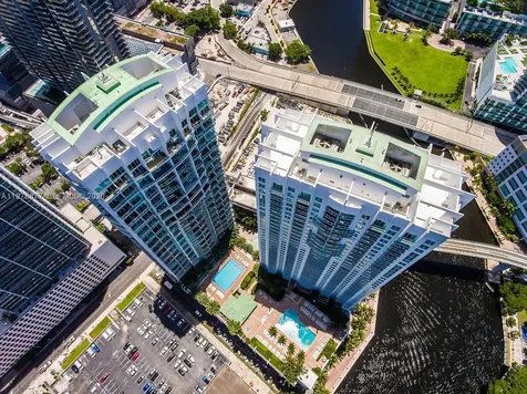 31 SE 5th Street Miami FL 33131