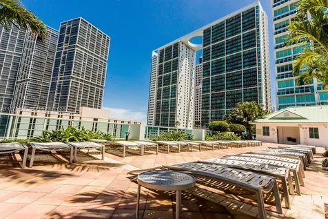31 SE 5th Street Miami FL 33131