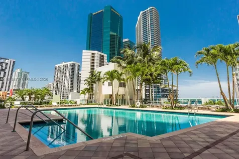 31 SE 5th Street Miami FL 33131