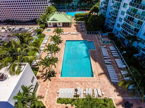 31 SE 5th Street Miami FL 33131
