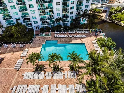 31 SE 5th Street Miami FL 33131