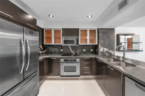 31 SE 5th Street Miami FL 33131