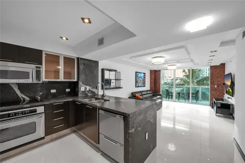 31 SE 5th Street Miami FL 33131