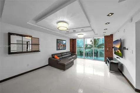 31 SE 5th Street Miami FL 33131
