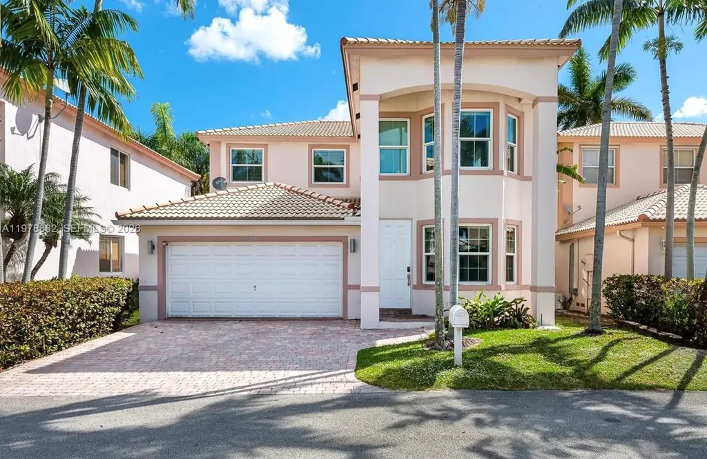 208 SE 15th Street Dania Beach FL 33004