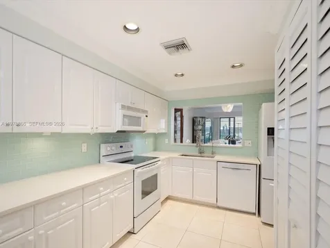 8652 Via Reale Boca Raton FL 33496