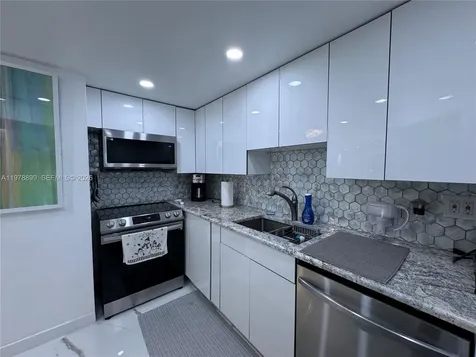 999 Brickell Bay Drive Miami FL 33131