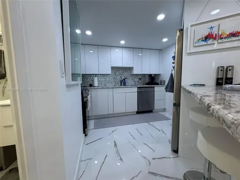 999 Brickell Bay Drive Miami FL 33131