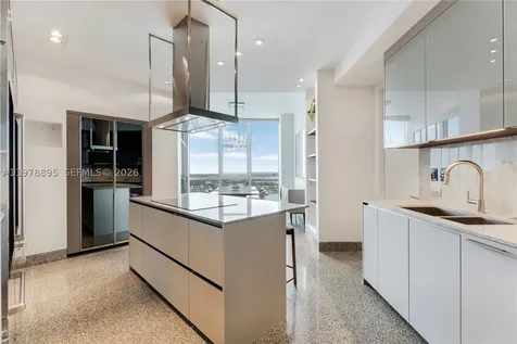 18201 E Collins Avenue Sunny Isles Beach FL 33160
