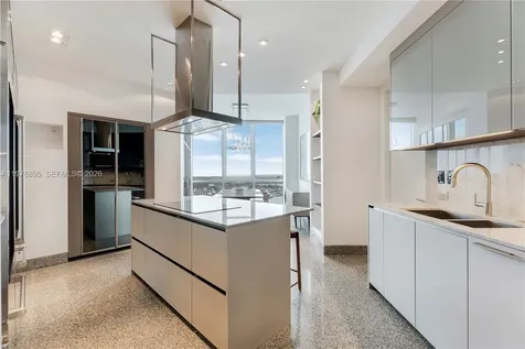 18201 E Collins Avenue Sunny Isles Beach FL 33160