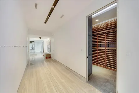 18201 E Collins Avenue Sunny Isles Beach FL 33160