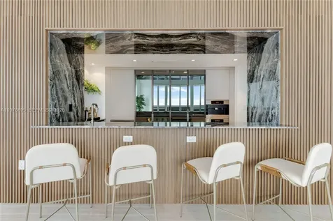 18201 E Collins Avenue Sunny Isles Beach FL 33160