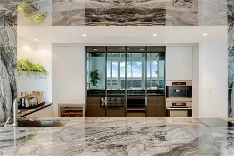 18201 E Collins Avenue Sunny Isles Beach FL 33160