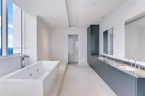18201 E Collins Avenue Sunny Isles Beach FL 33160