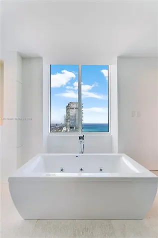 18201 E Collins Avenue Sunny Isles Beach FL 33160