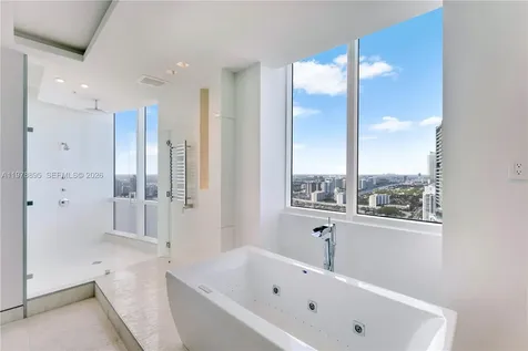 18201 E Collins Avenue Sunny Isles Beach FL 33160