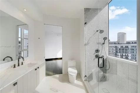 18201 E Collins Avenue Sunny Isles Beach FL 33160