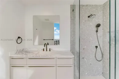18201 E Collins Avenue Sunny Isles Beach FL 33160
