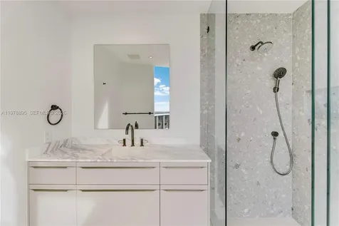 18201 E Collins Avenue Sunny Isles Beach FL 33160