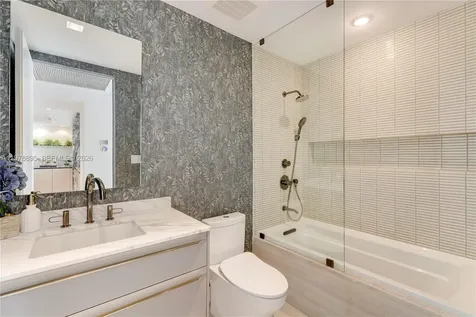 18201 E Collins Avenue Sunny Isles Beach FL 33160