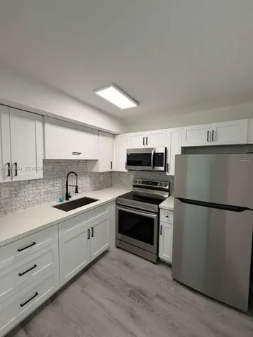 4271 NW 5th Street Plantation FL 33317