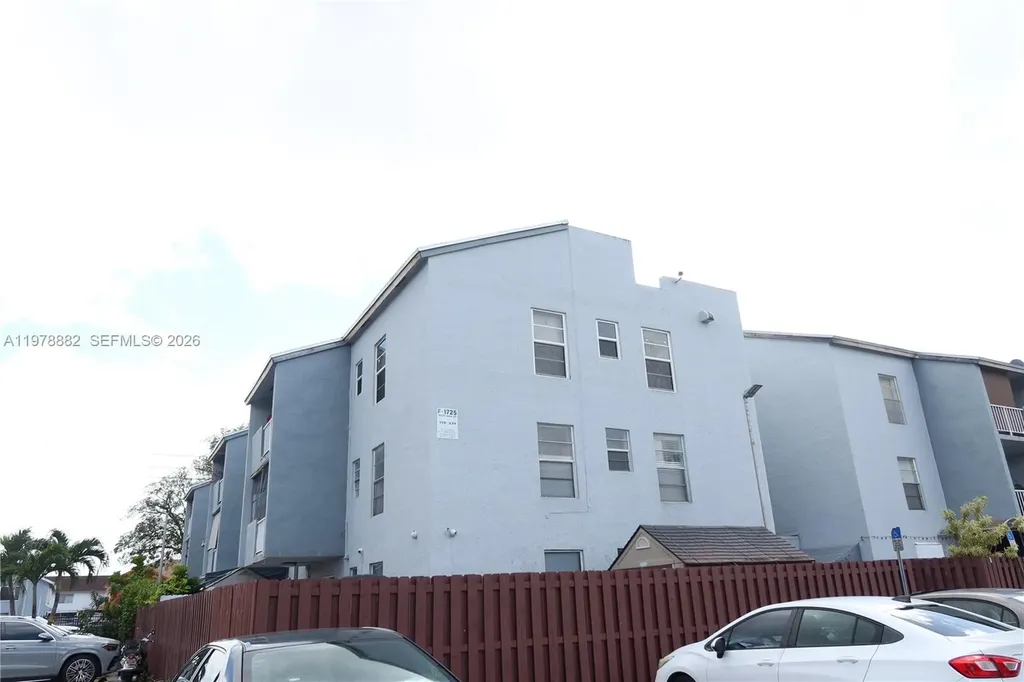 1725 W 60th Street Hialeah FL 33012