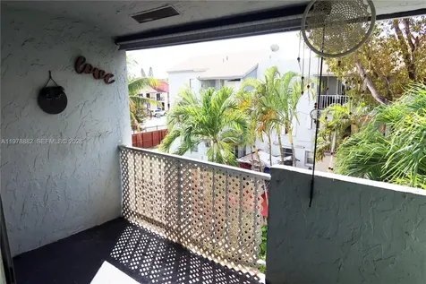 1725 W 60th Street Hialeah FL 33012
