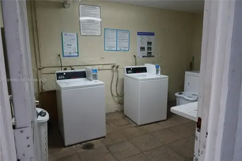 1725 W 60th Street Hialeah FL 33012