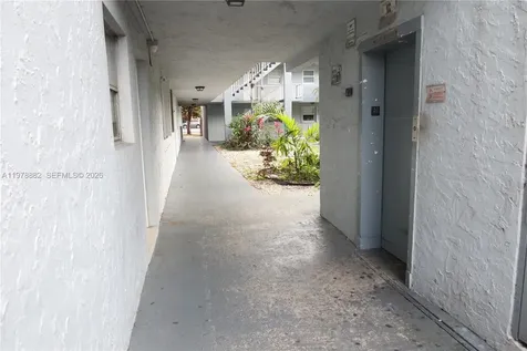 1725 W 60th Street Hialeah FL 33012