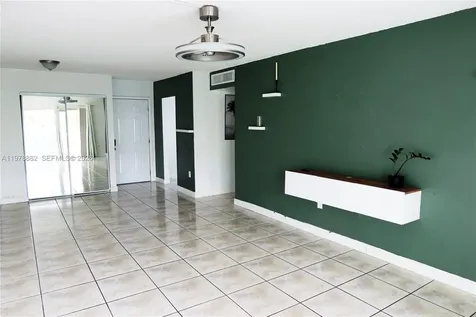 1725 W 60th Street Hialeah FL 33012