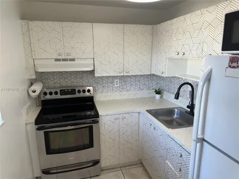 1725 W 60th Street Hialeah FL 33012